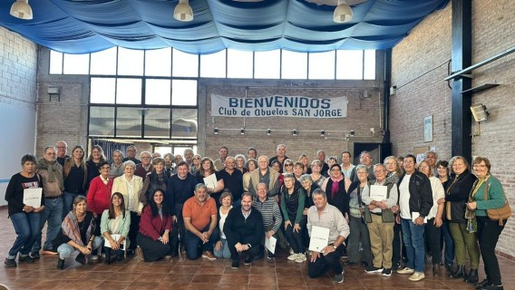 Encuentro con adultos mayores y entrega de aportes a instituciones de la tercera edad