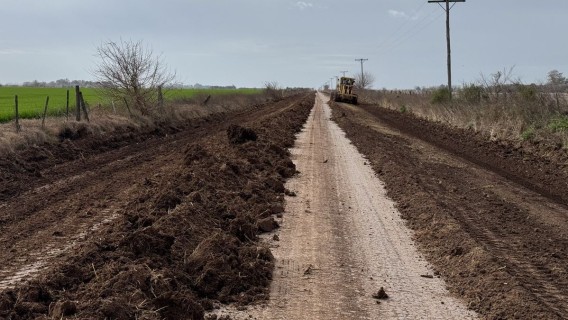 Optimizan las condiciones de los caminos rurales del distrito de Roldán