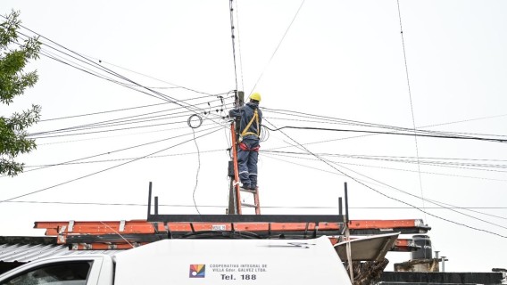 Más de 4.000 vecinos regularizaron sus conexiones de energía eléctrica en Villa Gobernador Gálvez