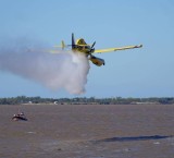 Exitosa prueba del avión de Santa Fe para combatir incendios