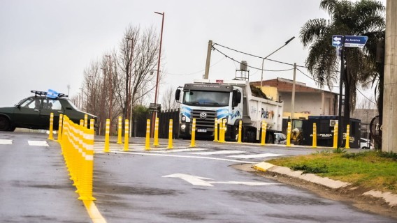 Mejoran la señalización vial en el sector oeste de Puerto San Martín
