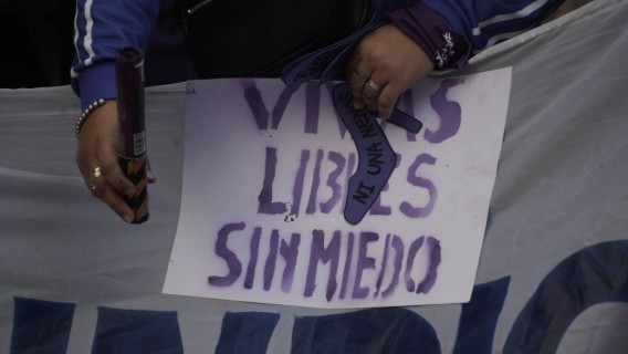 Lo condenaron por abuso sexual de su hija adolescente y por darle drogas