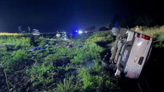 Una pareja viajaba en moto con su bebé en una ruta santafesina y chocaron con una camioneta: murieron los tres