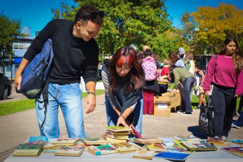 Día del Libro: Exitosa jornada en la Biblioteca Menéndez