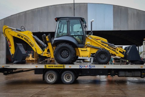 El Municipio incorporó una retroexcavadora para fortalecer los servicios públicos