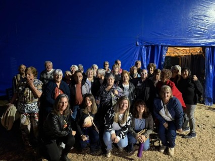 Adultos mayores disfrutaron de una emotiva salida gratuita al Cirque XXI