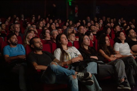 El Teatro San Martín suma visitas guiadas y la proyección del documental de Divididos