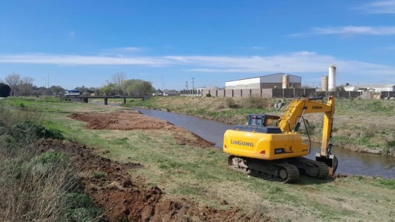 Limpieza y mantenimiento del Arroyo Pergamino