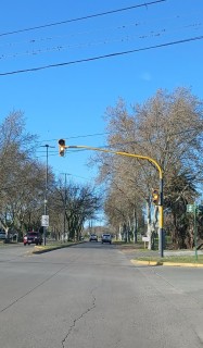 Desde mañana funcionará el nuevo semáforo de Avenida Perón y Balboa