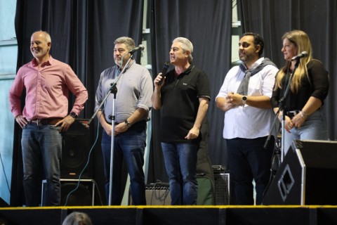Más de 1.000 adultos mayores celebraron el Día del Jubilado en el Club Centenario